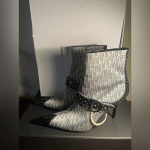 DIOR 🎩 Monogram Black and Gray Heeled Boots size 38 1/2 🎩🎩🎩🎩🎩🎩🎩